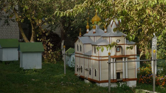 Святі покровителі бджолярів